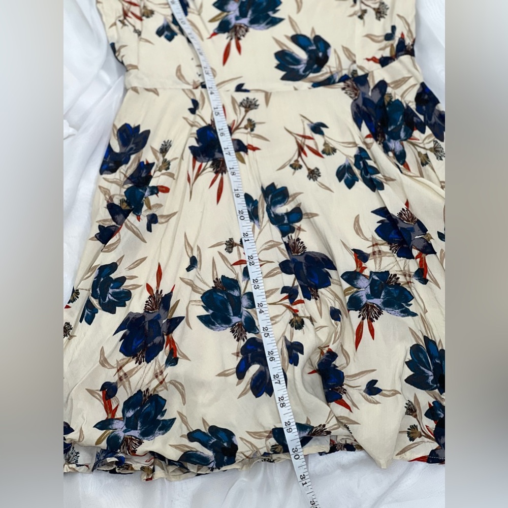 Aritzia Talula Lapinsky Tan Blue Floral Fit and Flare Mini Dress Size 6 - Picture 9 of 10